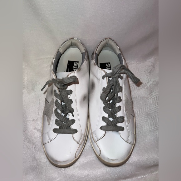 Golden Gooses - Picture 4 of 6